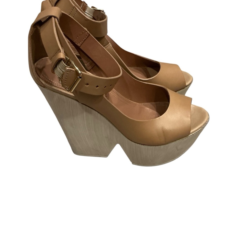BCBG Maxazria Kiara nude leather platform wedge peep toe sandals heels size 38